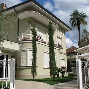 sokrat-hotel.hotels-in-tirana.com/